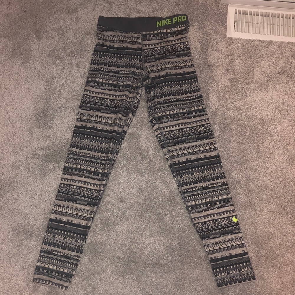 Nike Pro leggings